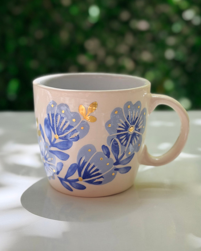ماگ حروف گل آبی کمرنگ