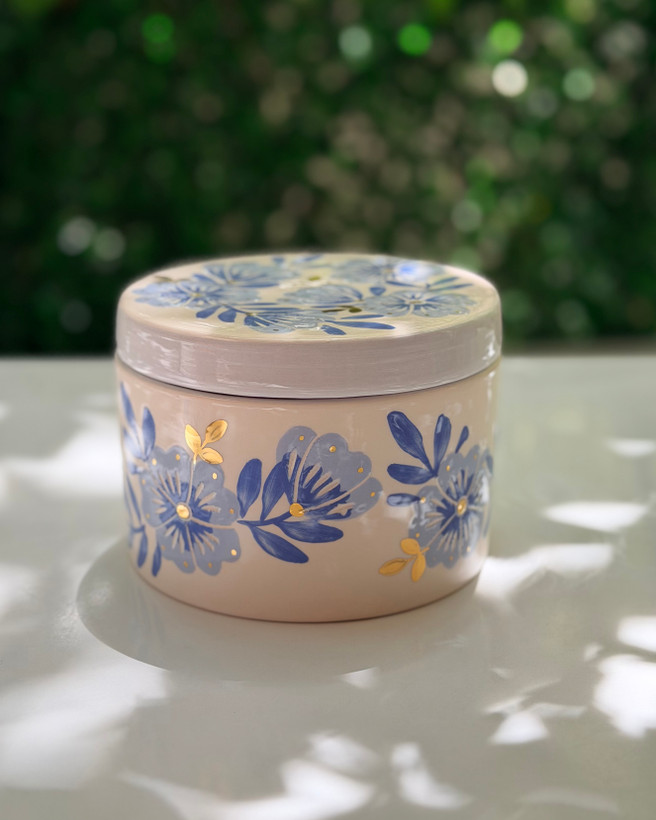 شکلات خوری طرح گل آبی کمرنگ