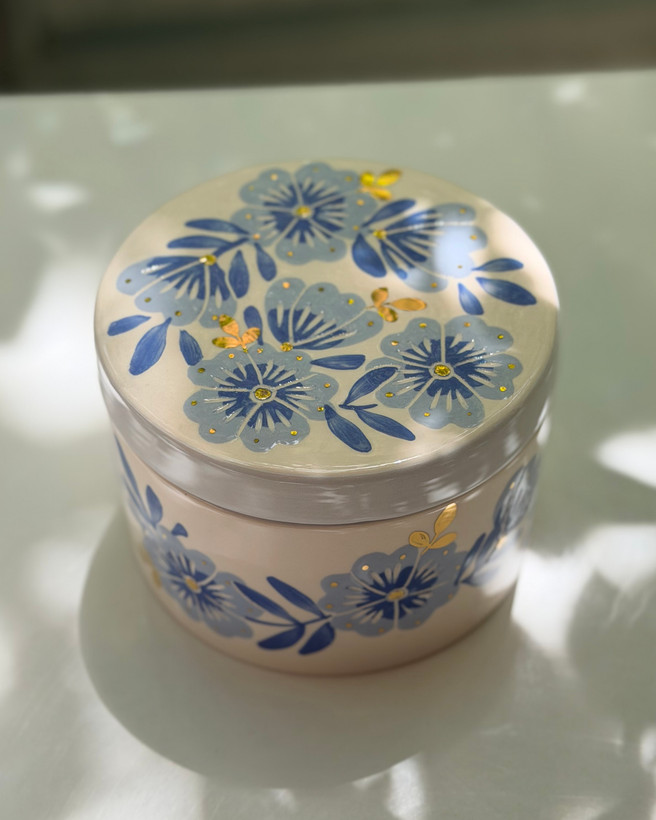 شکلات خوری طرح گل آبی کمرنگ